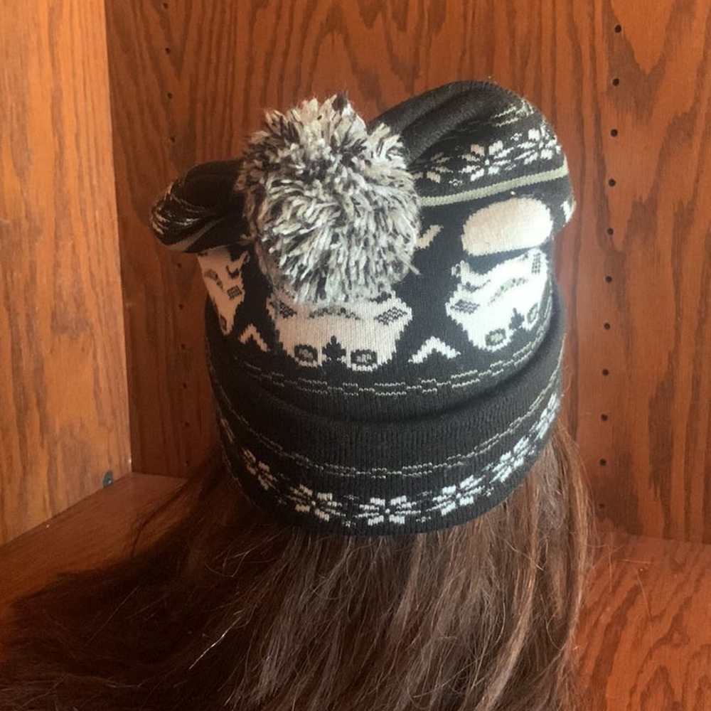 Star Wars StormTrooper Adult Beanie - Picture 3 of 3
